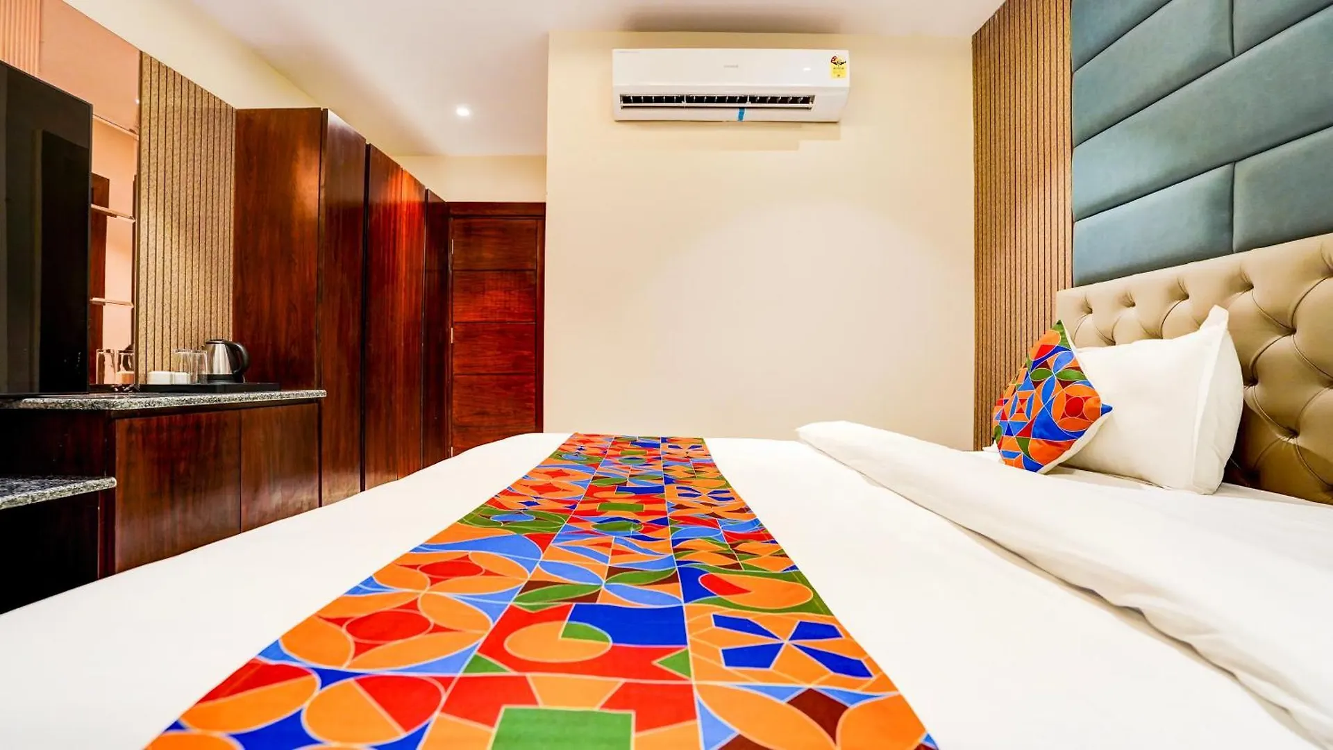 Fabhotel Prime D2 Near Adarsh Nagar Metro デリー