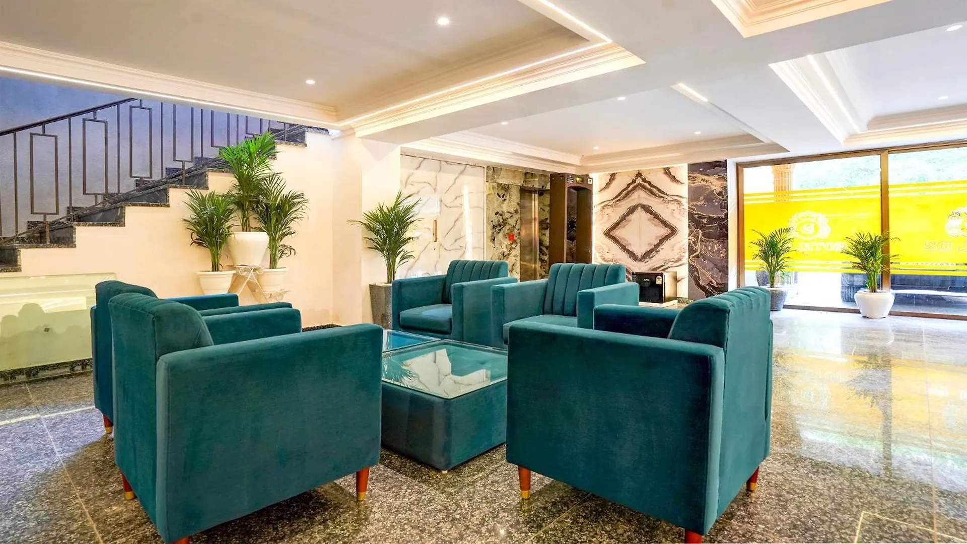 Fabhotel Prime D2 Near Adarsh Nagar Metro Delhi